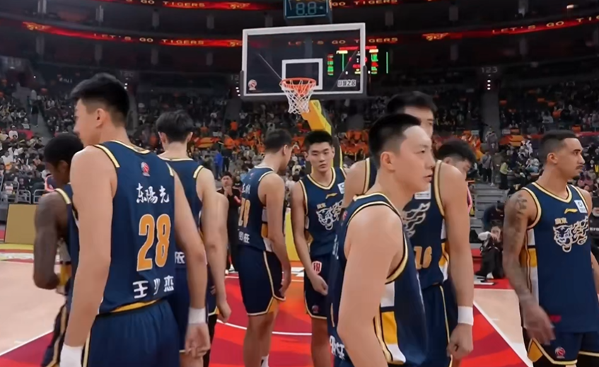 开云电竞-随着上海40分狂胜广东，山东8连胜，CBA最新积分榜出炉：广厦领跑