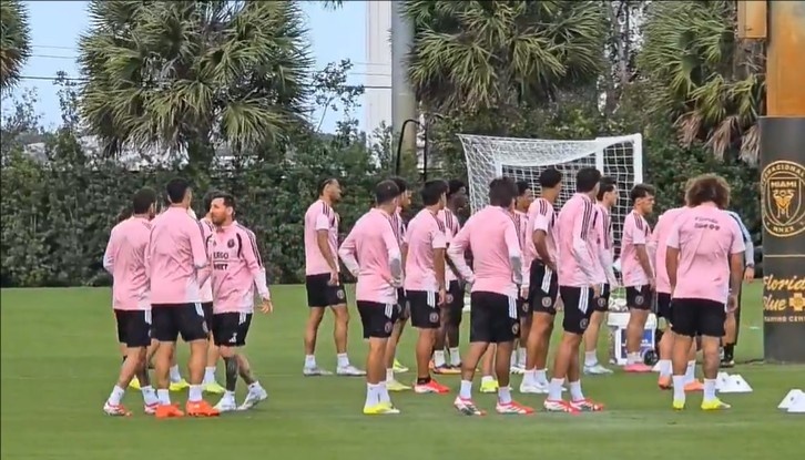 开云官网-记者：梅西、苏亚雷斯和德保罗正常参与训练，阿连德等人仍缺席